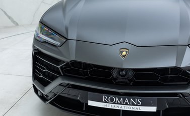 Lamborghini Urus 32