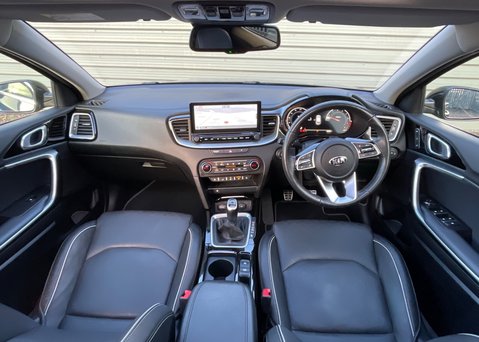 Kia Xceed 1.5 T-GDi ISG 4 13