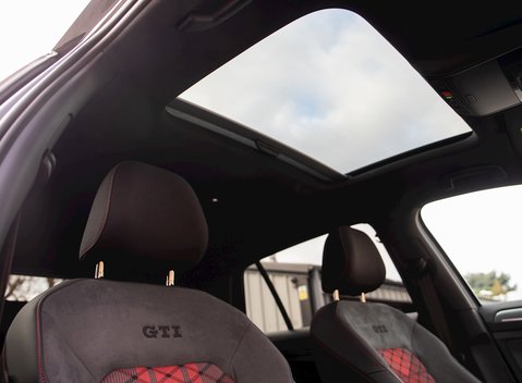 Volkswagen Golf GTI TCR 17