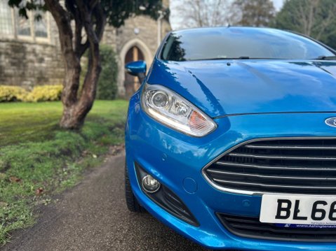 Ford Fiesta TITANIUM 41