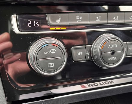 Volkswagen Golf 2.0 Golf R TSi 4WD 5dr 58