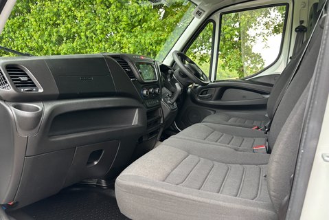 Iveco Daily 35S14V Hi-Matic Panel Van - Air Con / Auto / Car Play 15