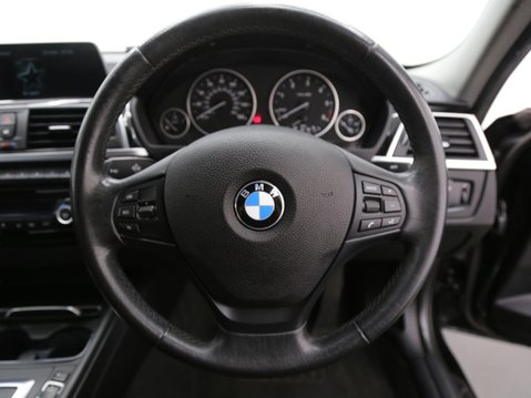 BMW 3 Series 2.0 320d SE Auto xDrive Euro 6 (s/s) 4dr 10
