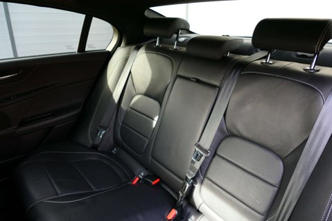 Jaguar XE 2.0 XE R-Sport D Auto 4dr 27