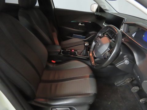 Peugeot 208 PURETECH ALLURE PREMIUM S/S 10