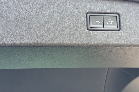 Volkswagen Tiguan SEL TSI BMT 4MOTION DSG - PANROOF - CARPLAY - FULL SERVICE HISTORY 68