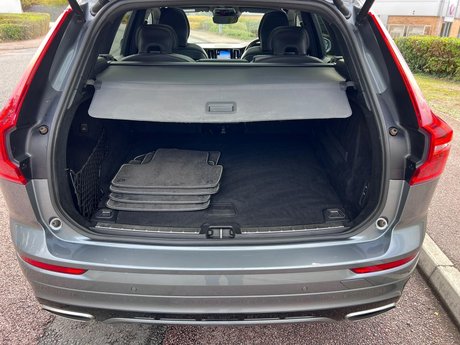 Volvo XC60 2.0 D4 R-Design Pro Auto AWD Euro 6 (s/s) 5dr 44