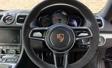 Porsche Cayman GT4 Clubsport 22