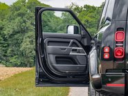 Land Rover Defender P400e XS Edition 7