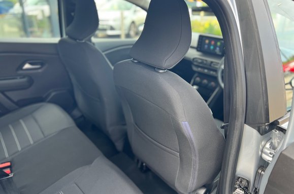 Dacia Sandero COMFORT 1.0 TCE AUTOMATIC 5 DOOR 30