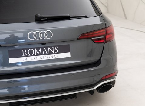Audi RS4 Avant Carbon Edition 24
