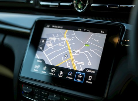 Maserati Quattroporte DV6 19