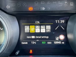 Toyota Yaris 1.5 Yaris Design HEV CVT 5dr 31