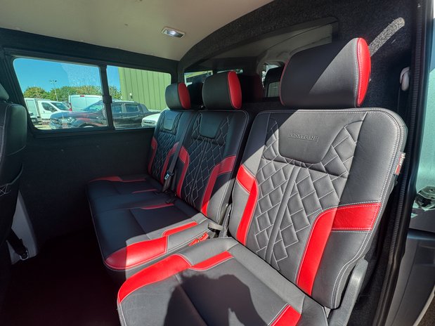 Volkswagen Transporter AUTO Crew Cab SWB L1H1 210BHP T32 Tdi Sportline Kombi Nav EURO 6 NO VAT 12