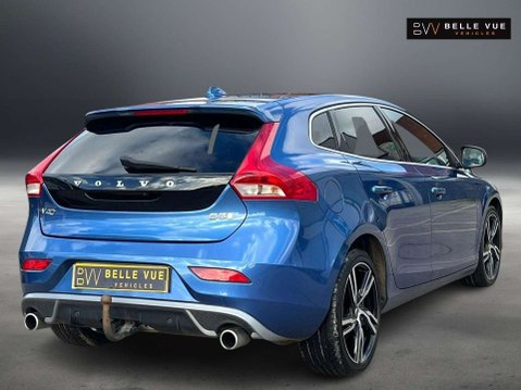 Volvo V40 2.0 V40 R-Design Pro D3 Automatic 5dr - NATIONAL DELIVERY* 37