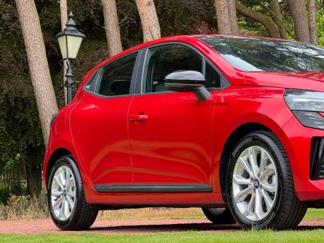 Renault Clio EVOLUTION E-TECH 7