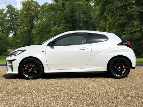 Toyota Yaris GR-Y CIRCUIT 8