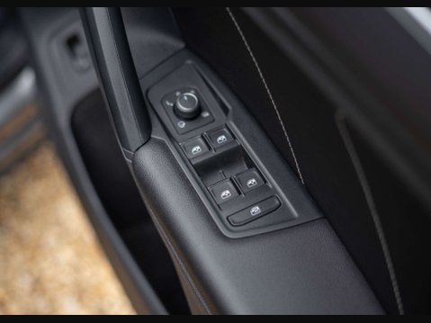 Volkswagen Tiguan 1.5 Tiguan R-Line TSi Evo Semi-Auto 5dr 25