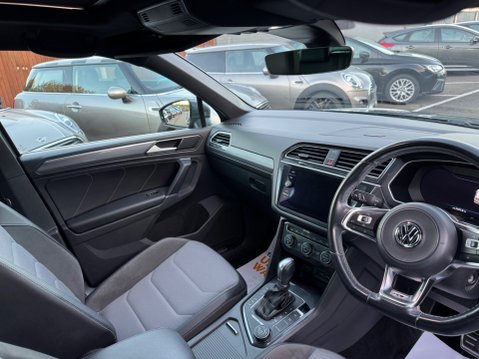 Volkswagen Tiguan 2.0 TDI R-Line SUV 5dr Diesel DSG 4Motion Euro 6 (s/s) (190 ps) 38