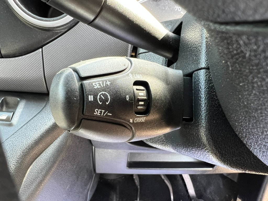 2017 Peugeot PartnerSWB L1H1 Low Roof Professional Air Con EURO 6 NO V — thumbnail 40 of 51