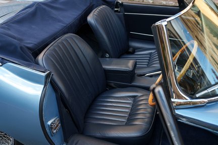 Jaguar E-Type Series 1 4.2 Roadster 21