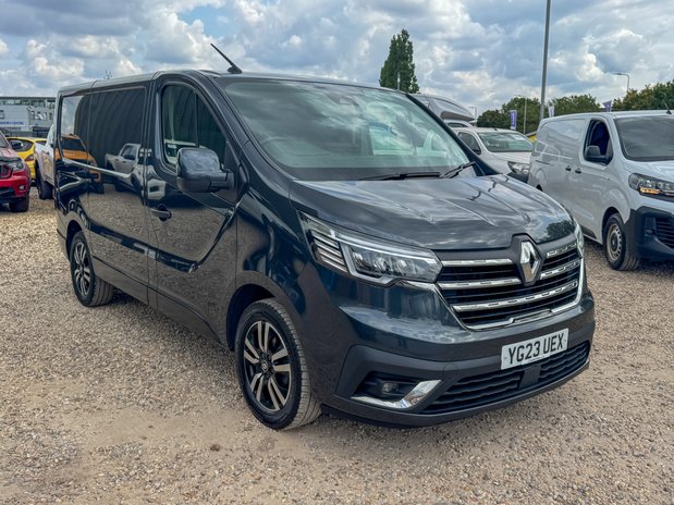 Renault Trafic SWB L1H1 Low Roof Sport SL28 Air Con Alloys Sensors Cam EURO 6 4