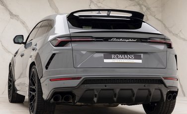 Lamborghini Urus 3