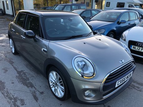 Mini Hatch COOPER 1.5 Chili Media XL 5 dr Manual 63000mls FSH 2 Owners £35 tax 19