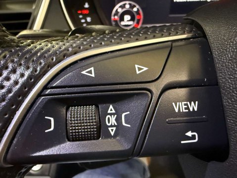 Audi Q5 2.0 Q5 S Line 40 TDI Quattro Semi-Auto 4WD 5dr 17