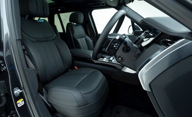 Land Rover Range Rover D350 Autobiography 10