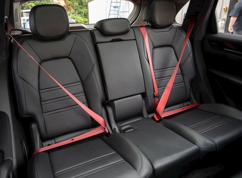 Porsche Cayenne Turbo 13