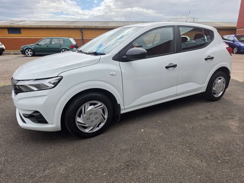 Dacia Sandero 1.0 Sandero Essential SCe 5dr 27