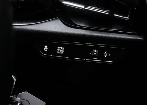 Kia Niro 1.6 Niro 2 HEV Semi-Auto 5dr 38