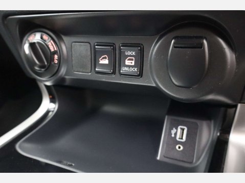 Nissan Navara 2.3 Navara Tekna dCi Auto 4WD 5dr 54