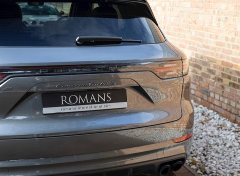 Porsche Cayenne Turbo S E-Hybrid 26