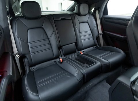 Porsche Cayenne Turbo GT 13