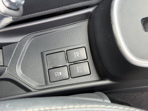 Toyota Yaris VVT-I EXCEL 40