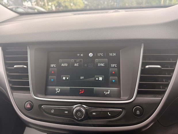 Vauxhall Crossland X SE 23
