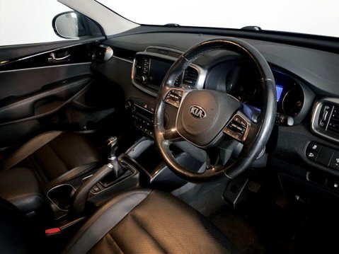 Kia Sorento 2.2 CRDi KX-2 SUV 5dr Diesel Manual AWD Euro 6 (s/s) (197 bhp) Alloys - Air 12