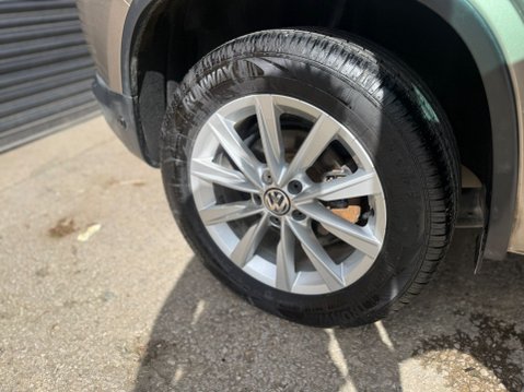 Volkswagen Tiguan 2.0 TDI BlueMotion Tech SE SUV 5dr Diesel DSG 4WD 21