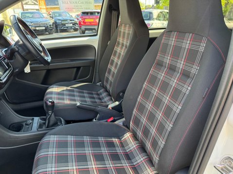 Volkswagen Up GTI 26