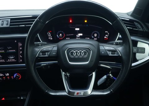 Audi Q3 1.5 TFSI CoD 35 Black Edition SUV 5dr Petrol S Tronic Euro 6 (s/s) (150 ps) 19