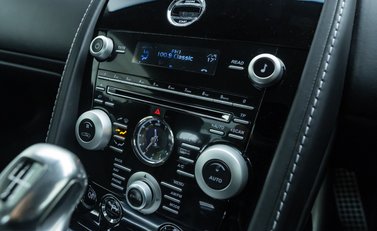 Aston Martin DBS V12 22