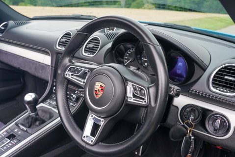 Porsche 718 SPYDER 12