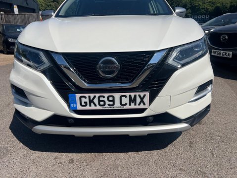 Nissan Qashqai 1.3 DIG-T N-Motion Euro 6 (s/s) 5dr 9
