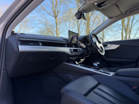 Audi A4 2.0 A4 Sport 30 TDI Semi-Auto 5dr 41
