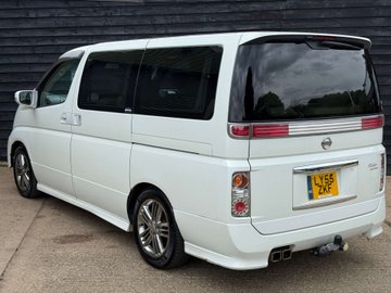 Nissan Elgrand AUTECH
