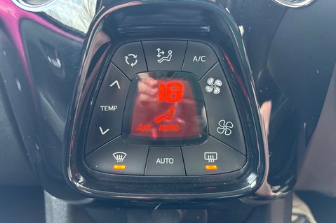 Toyota Aygo VVT-I X-CITE.. 5 MAIN DEALER SERVICES.. REVERSING CAMERA.. A/C.. 1 PREVIOUS 12