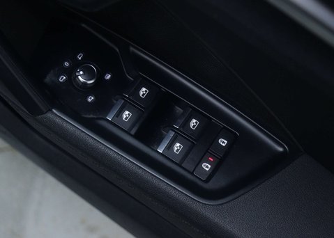 Audi A3 1.5 A3 S Line 35 TFSI MHEV Semi-Auto 4dr 37