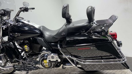 Harley-Davidson Touring 1690 FLHRC ROADKING CLASSIC 2012 TO MANY EXTRAS 21' WHEEL 28